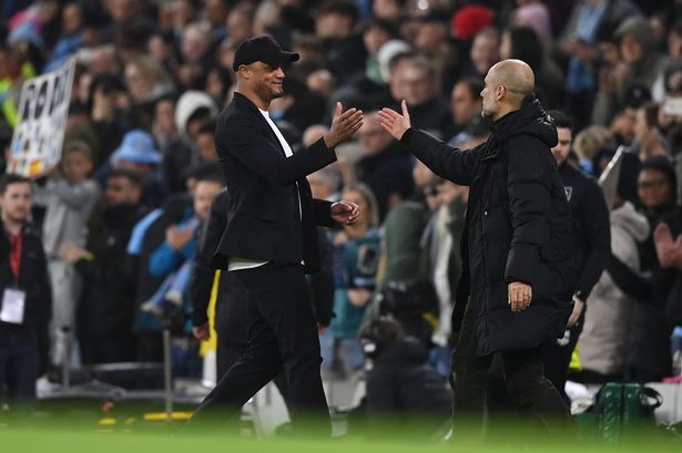 Vincent Kompany ponownie spotyka się z kolegami z drużyny Manchesteru City jako trener